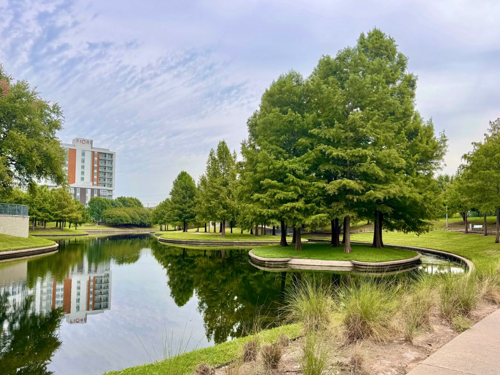 Les Lacs Park in Addison