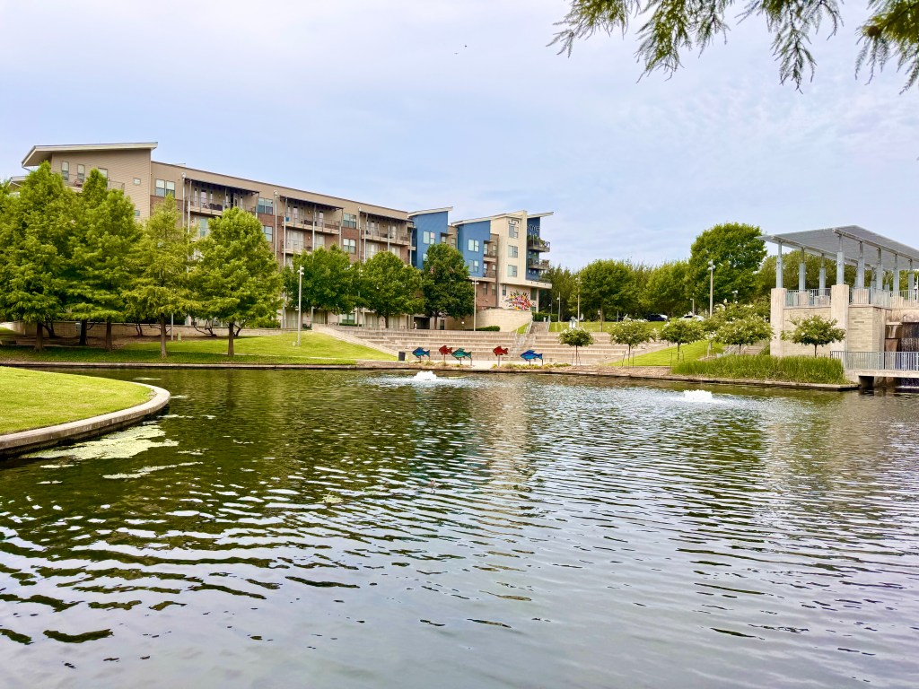 Les Lacs Park in Addison